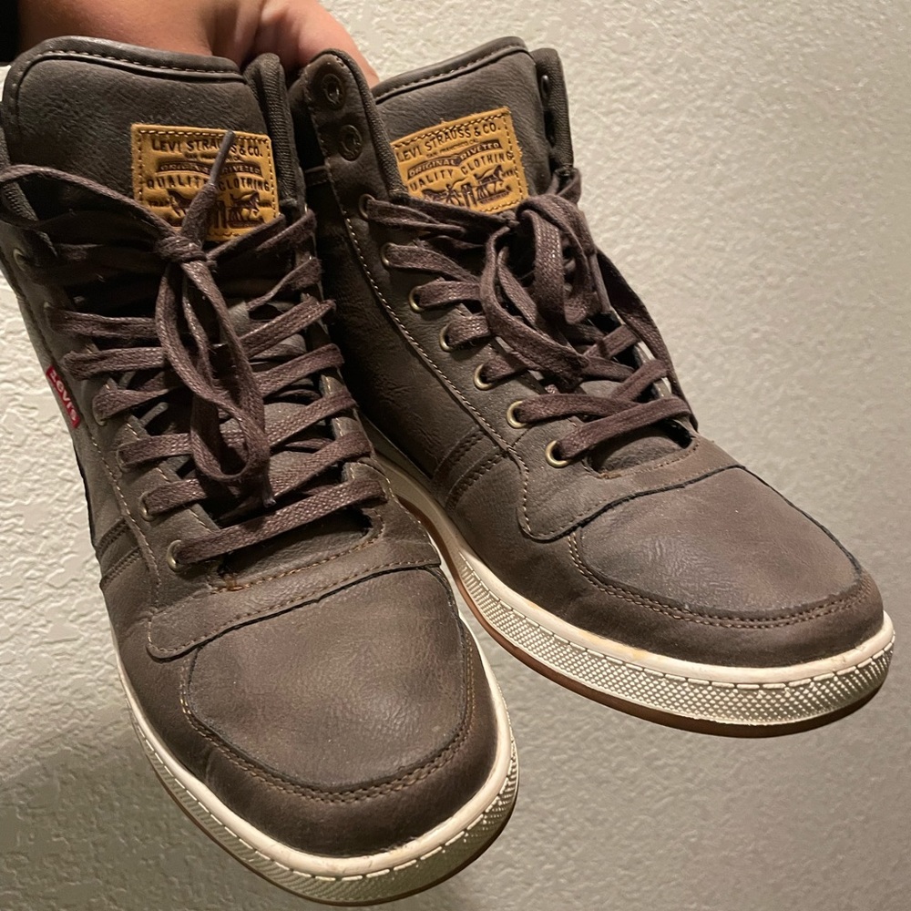 Levi’s Brown High Tops, size 10 US M
